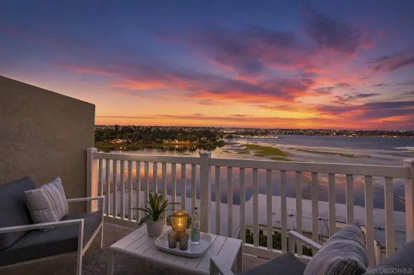 $975,000 | 4015 Crown Point Drive, Unit P6, San Diego, CA 92109