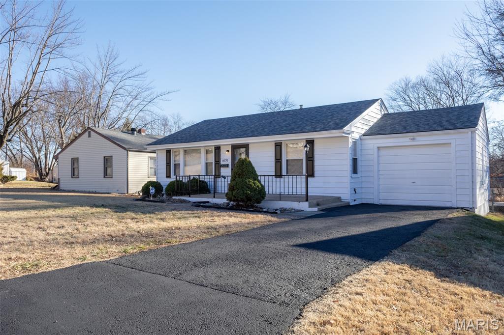 8570 North Avenue St. John, MO 63114 - Photo 14 of 46