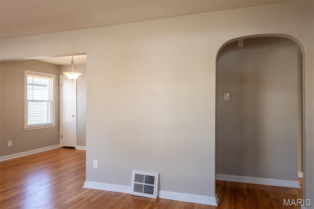 8570 North Avenue St. John, MO 63114 - Photo 5 of 46