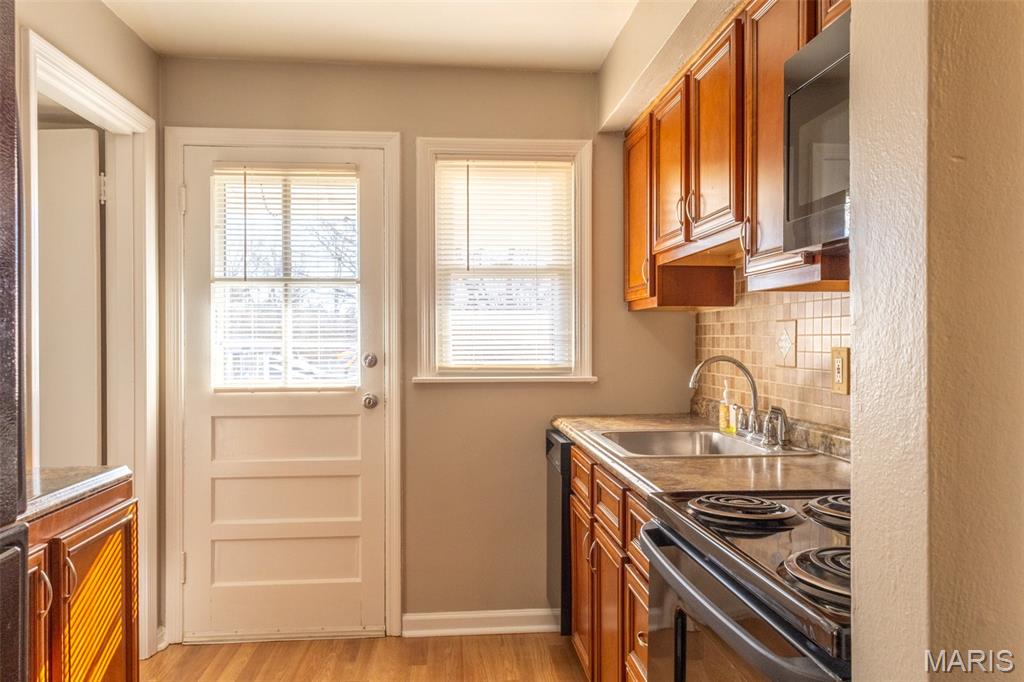 8570 North Avenue St. John, MO 63114 - Photo 8 of 46