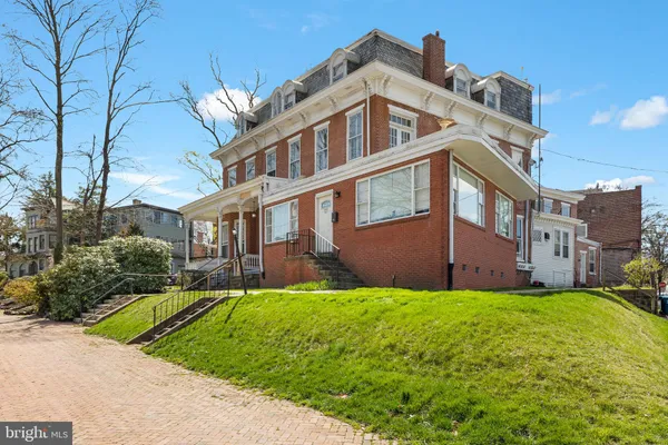 $1,325 | 1412 Delaware Avenue, Unit B2, Wilmington, DE 19806