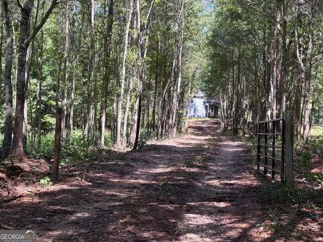 a house view with a outdoor space