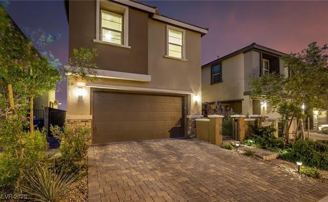 $2,750 | 12556 Skylight View Street, Las Vegas, NV 89138