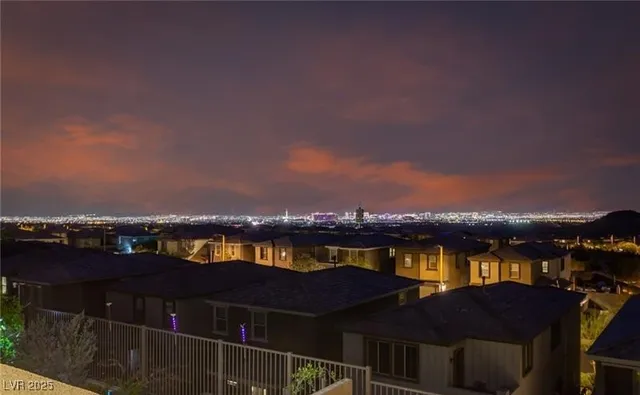 $2,750 | 12556 Skylight View Street, Las Vegas, NV 89138