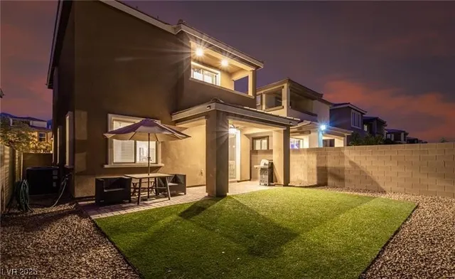 $2,750 | 12556 Skylight View Street, Las Vegas, NV 89138