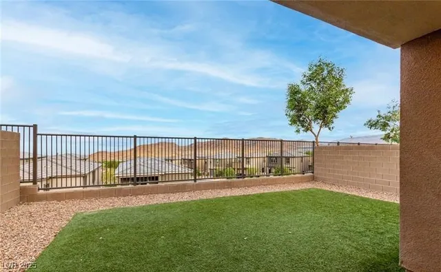 $2,750 | 12556 Skylight View Street, Las Vegas, NV 89138