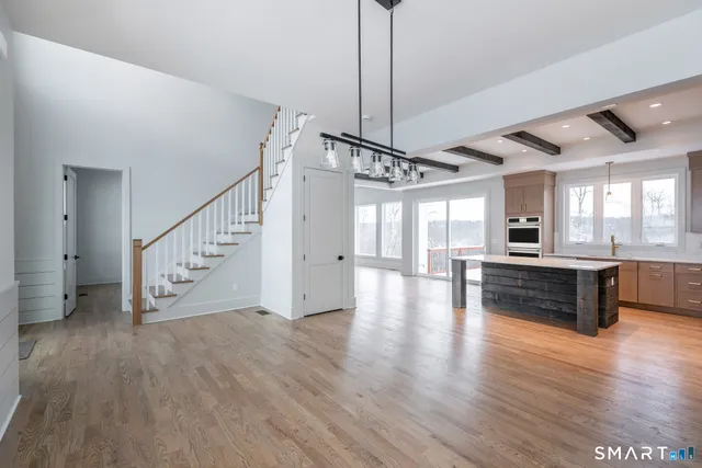 $1,375,000 | 195 Willow Creek Estates Drive, Southbury, CT 06488