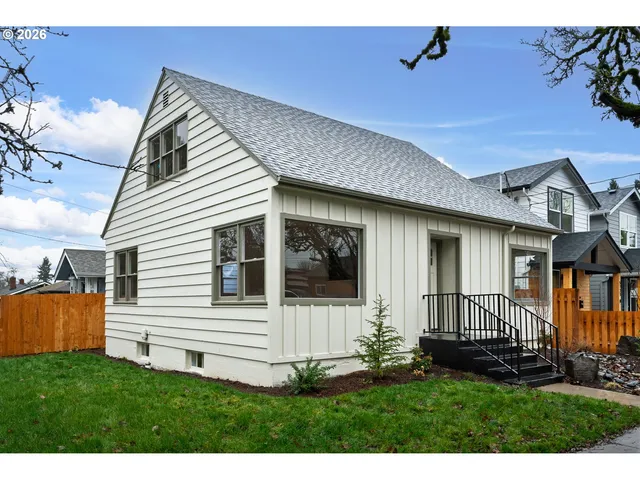 $479,900 | 5721 North Willis Boulevard, Portland, OR 97203