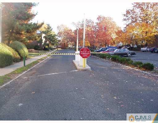 160 Evergreen Road, Unit 8B 8B Edison, NJ 08837 - Photo 8 of 8 Gallery Image 8