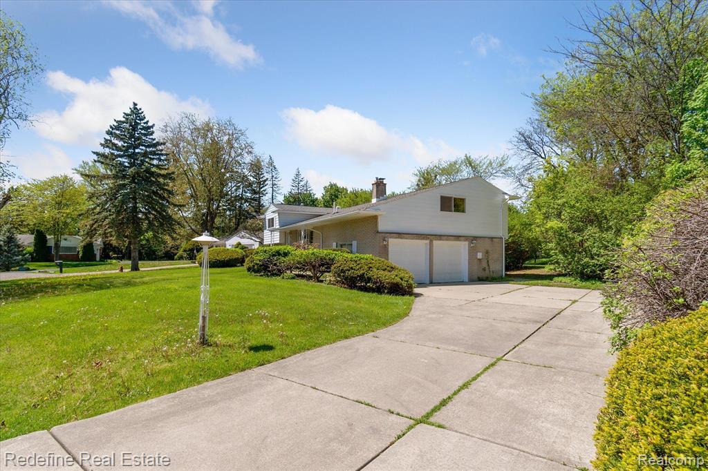 32338 Craftsbury Road Farmington Hills, MI 48334 - Photo 38 of 46
