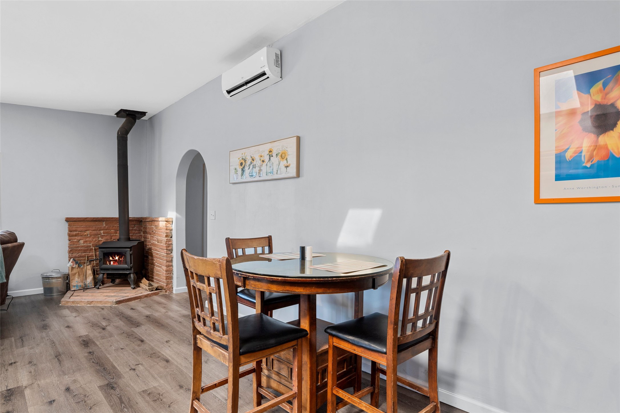 1661 Cerro Gordo Road, Unit E Santa Fe, NM 87501 - Photo 32 of 50 Casita eat-in Dining area