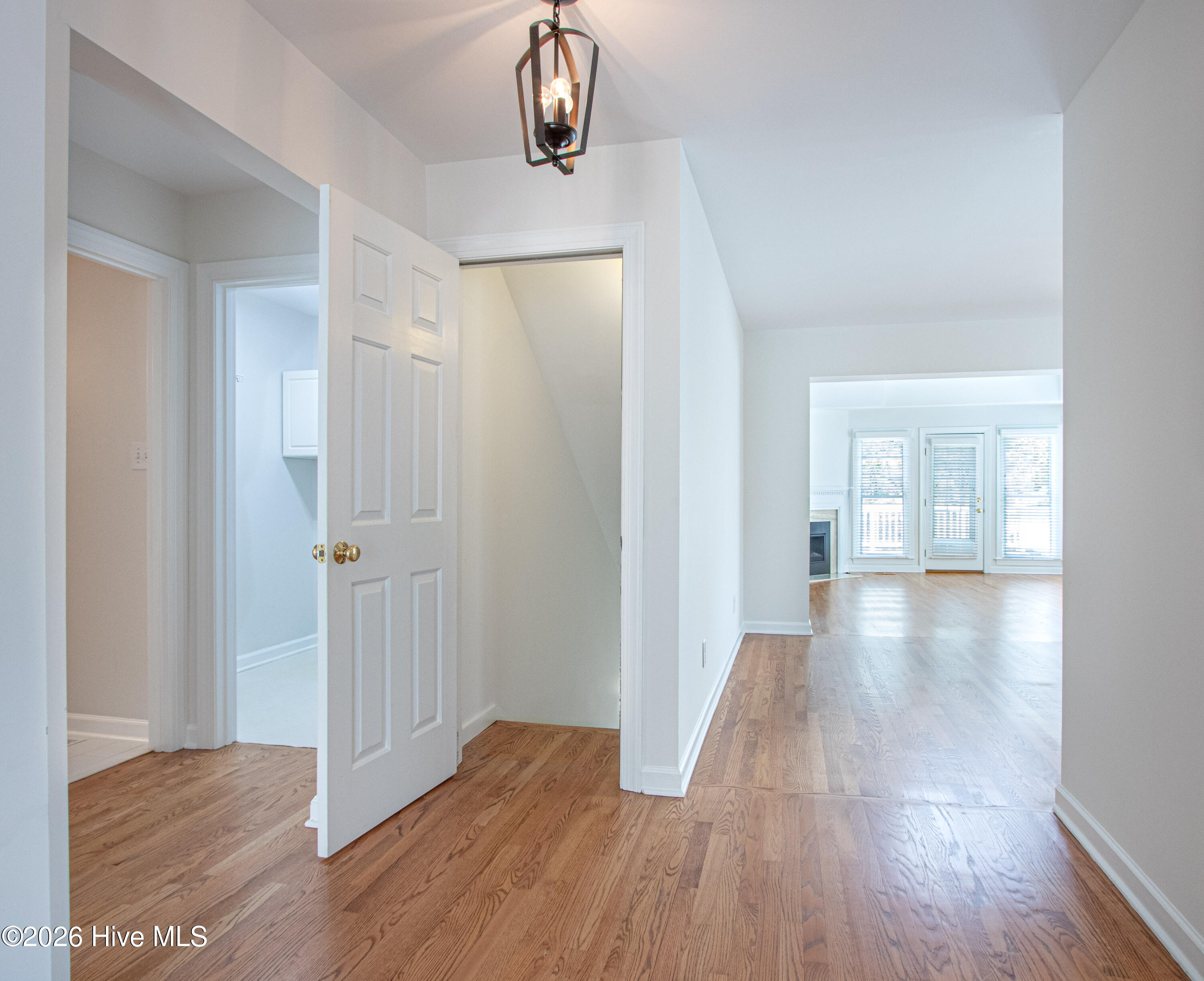 179 Knoll Road Southern Pines, NC 28387 - Photo 5 of 46 Foyer3