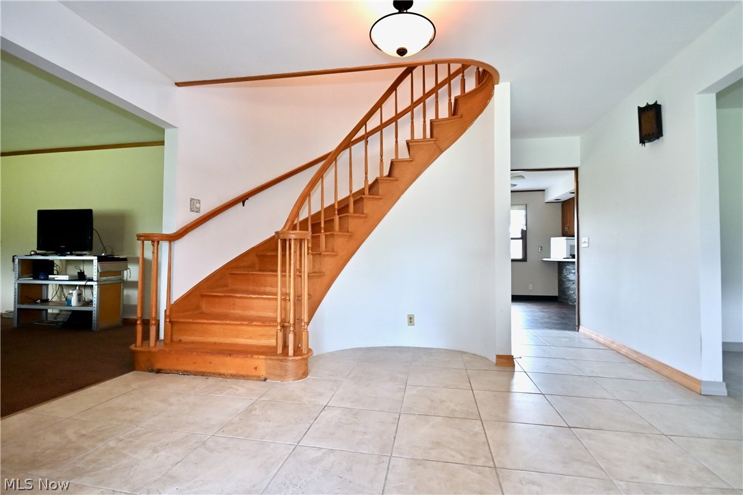 3748 Warren - Sharon Road Vienna, OH 44473 - Photo 4 of 20 Foyer