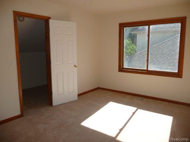 1094 River Mist Drive Rochester, MI 48307 - Photo 18 of 23 20