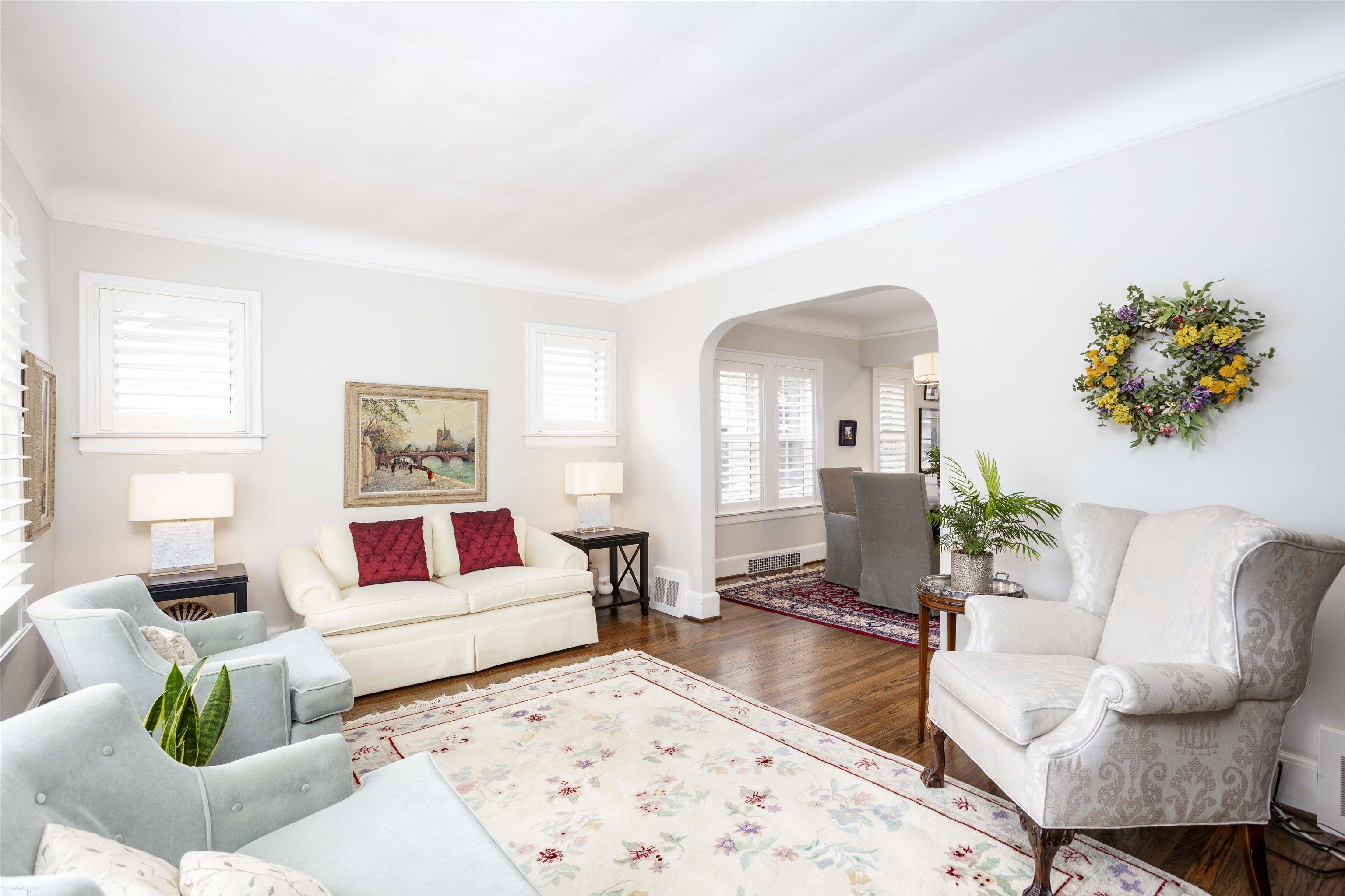 264 Ridgemont Road Grosse Pointe, MI 48236 - Photo 7 of 38 Living Room