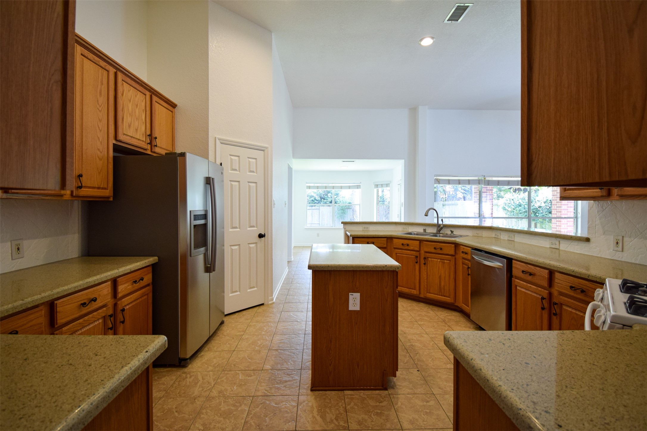 34 South Rambling Ridge Place Conroe, TX 77385 - Photo 19 of 50