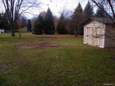8812 Wayne Road Romulus, MI 48174 - Photo 9 of 10 Backyard.jpg