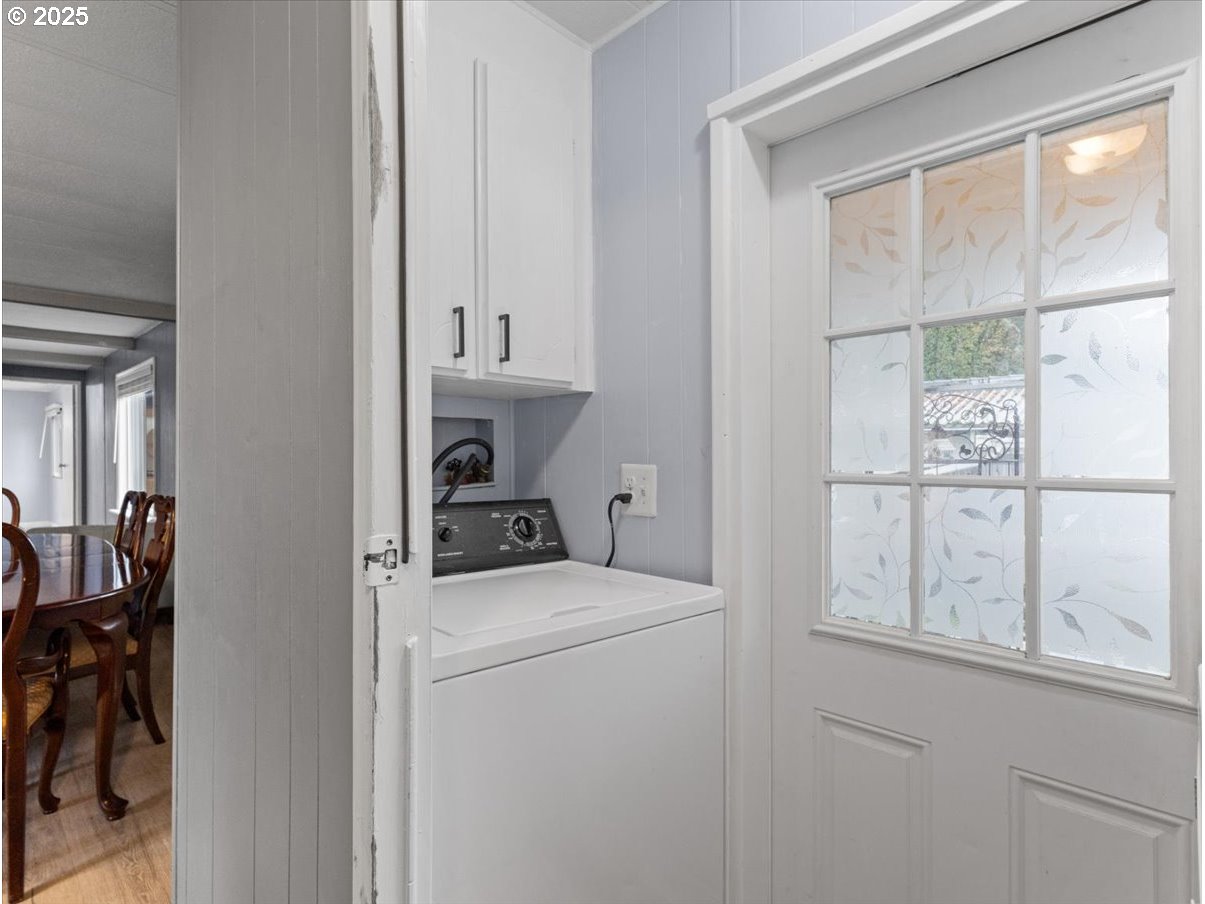 6610 Northwest Whitney Road, Unit 138 Vancouver, WA 98665 - Photo 23 of 34 a utility room with dryer and washer