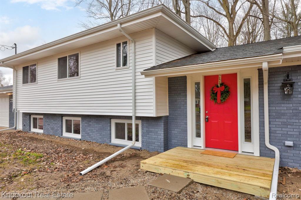 4135 Emerald Road Bridgeport, MI 48722 - Photo 6 of 61