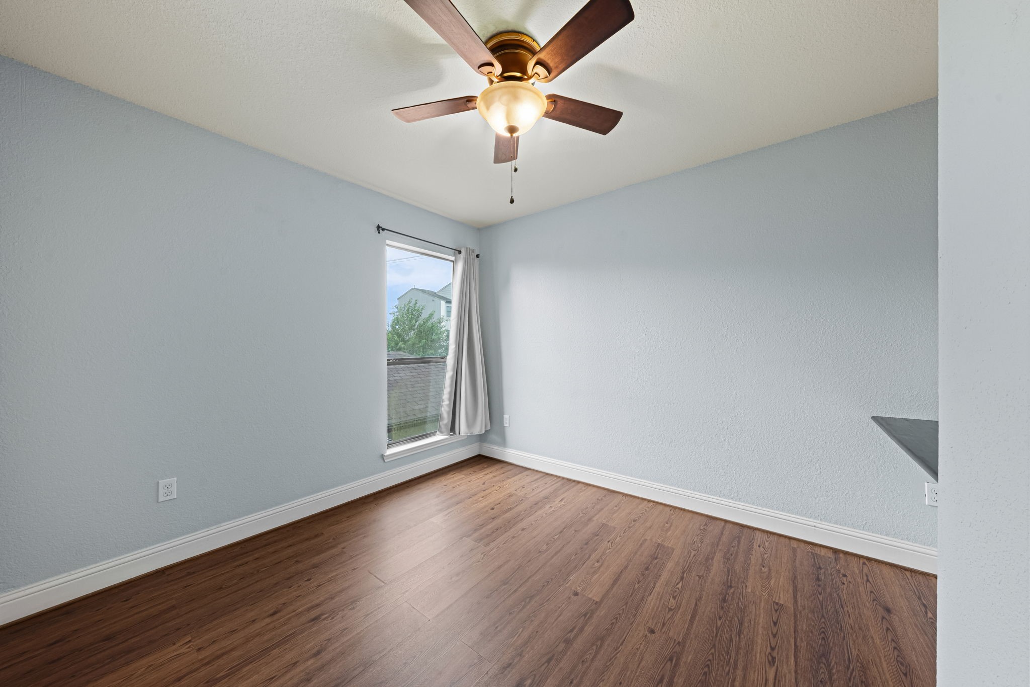 5102 Hardy Street Houston, TX 77009 - Photo 21 of 24 Bedroom (second floor)