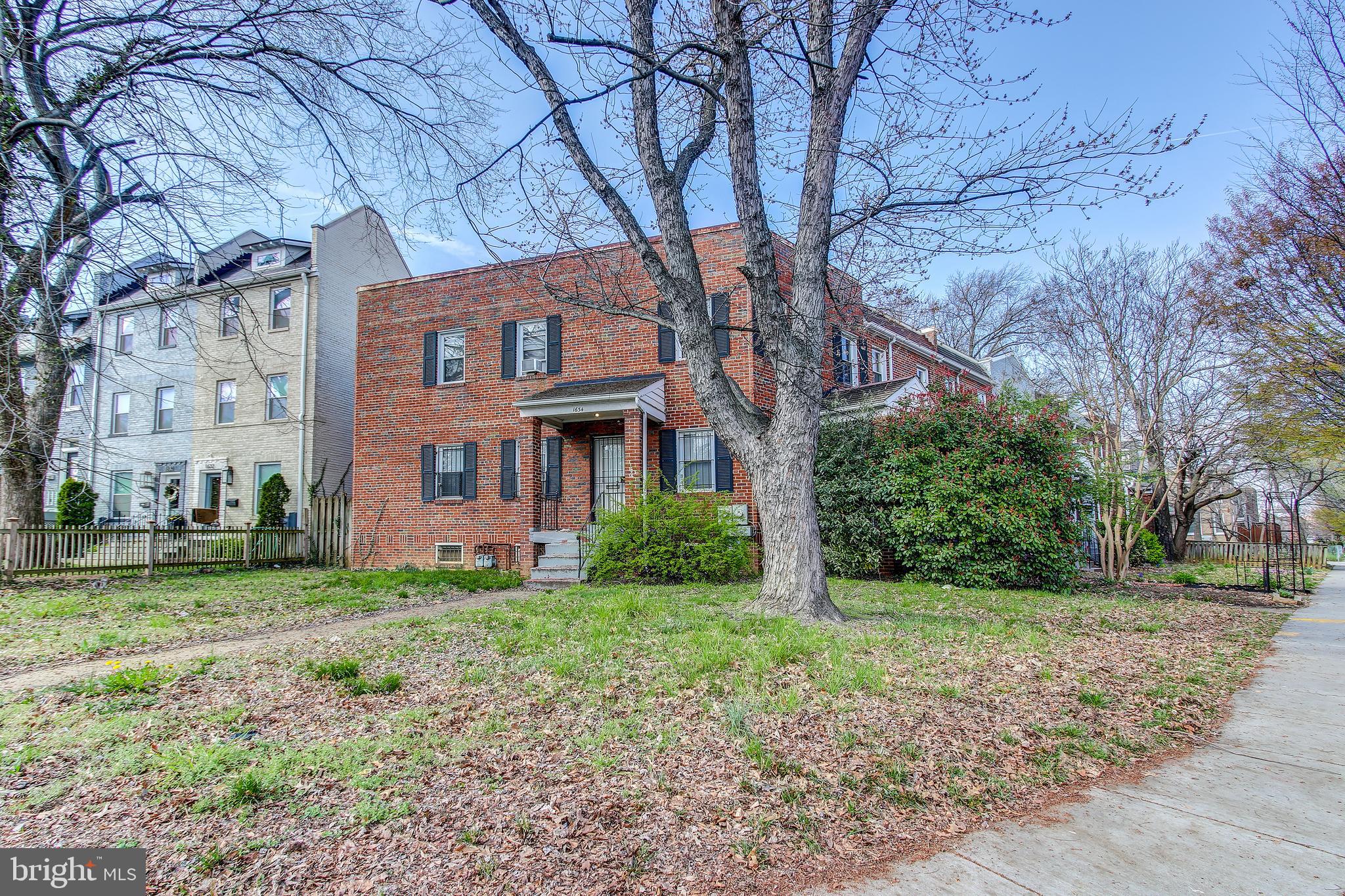 513 17th Street Southeast Washington, DC 20003 - Photo 2 of 9