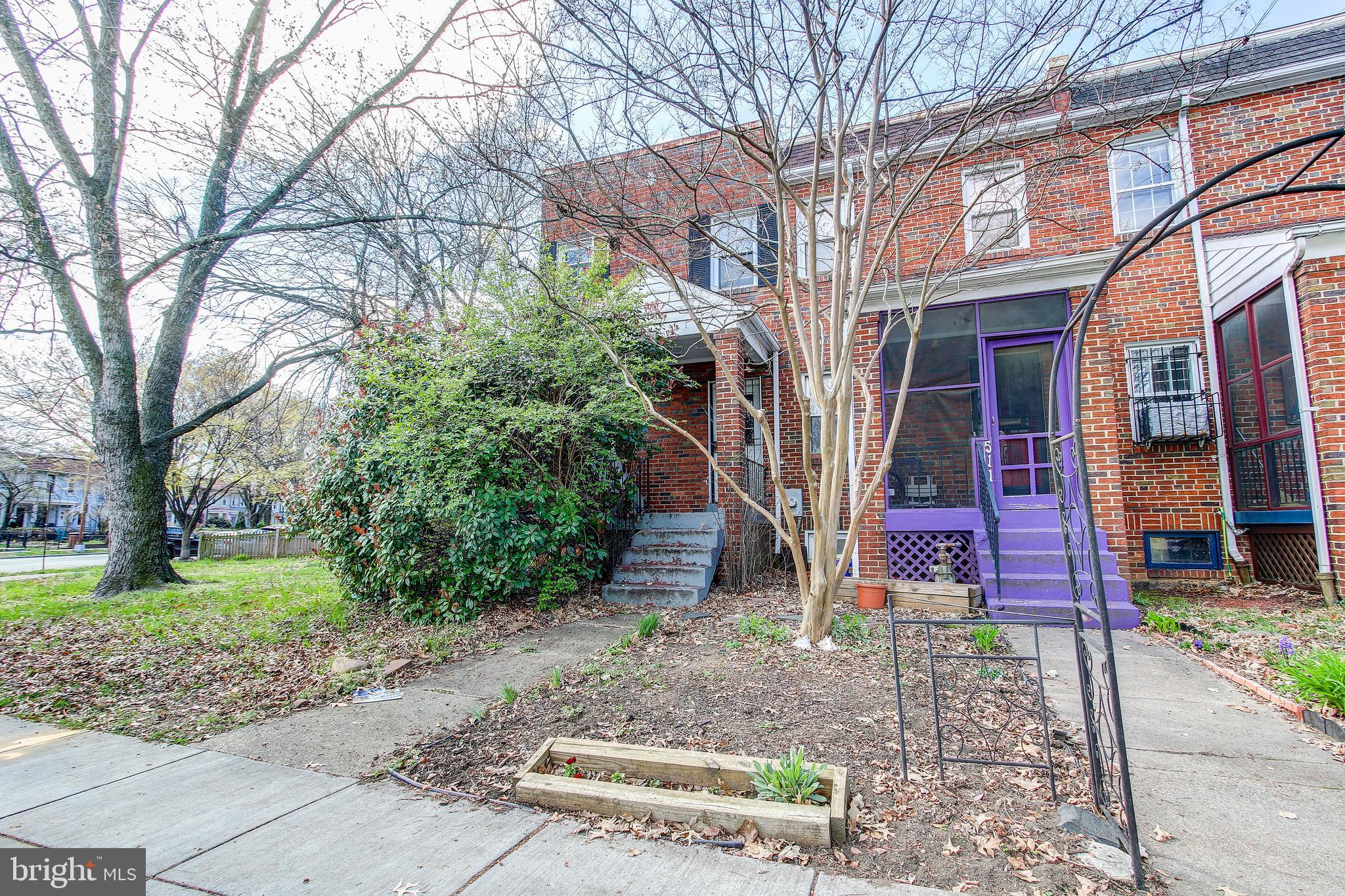 513 17th Street Southeast Washington, DC 20003 - Photo 5 of 9