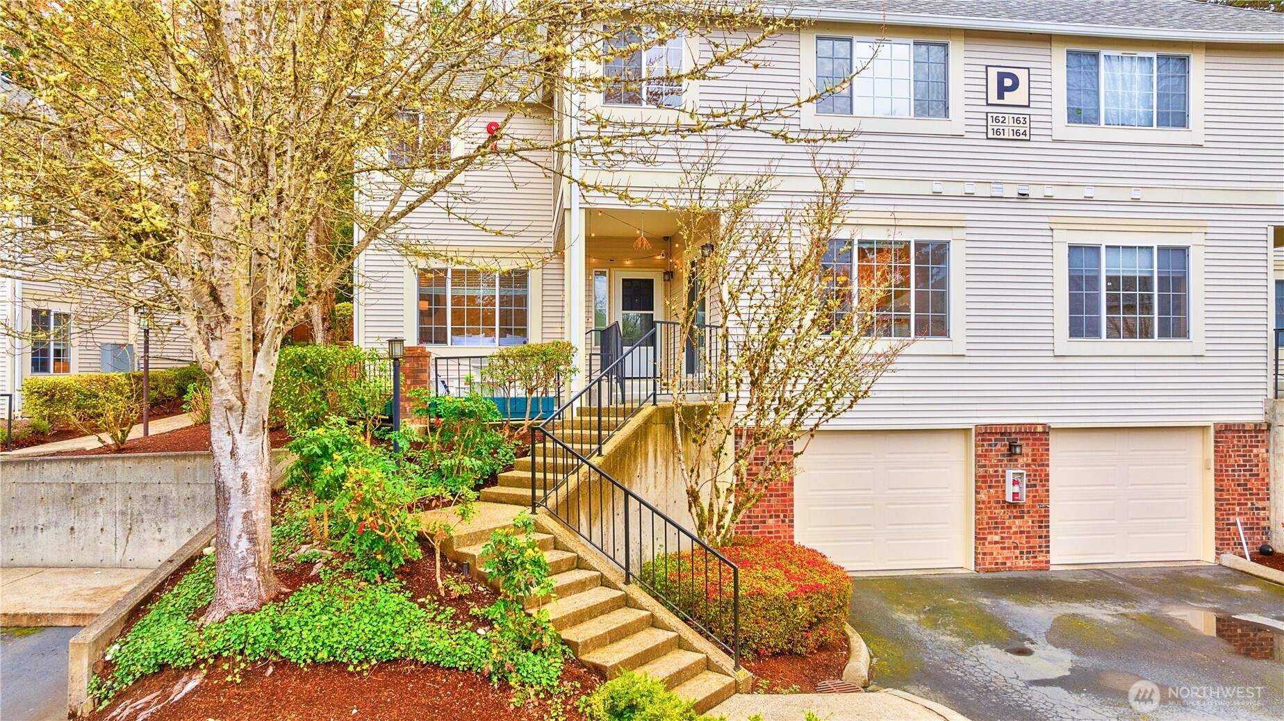 10909 Avondale Road Northeast, Unit P161 Redmond, WA 98052 - Photo 2 of 30