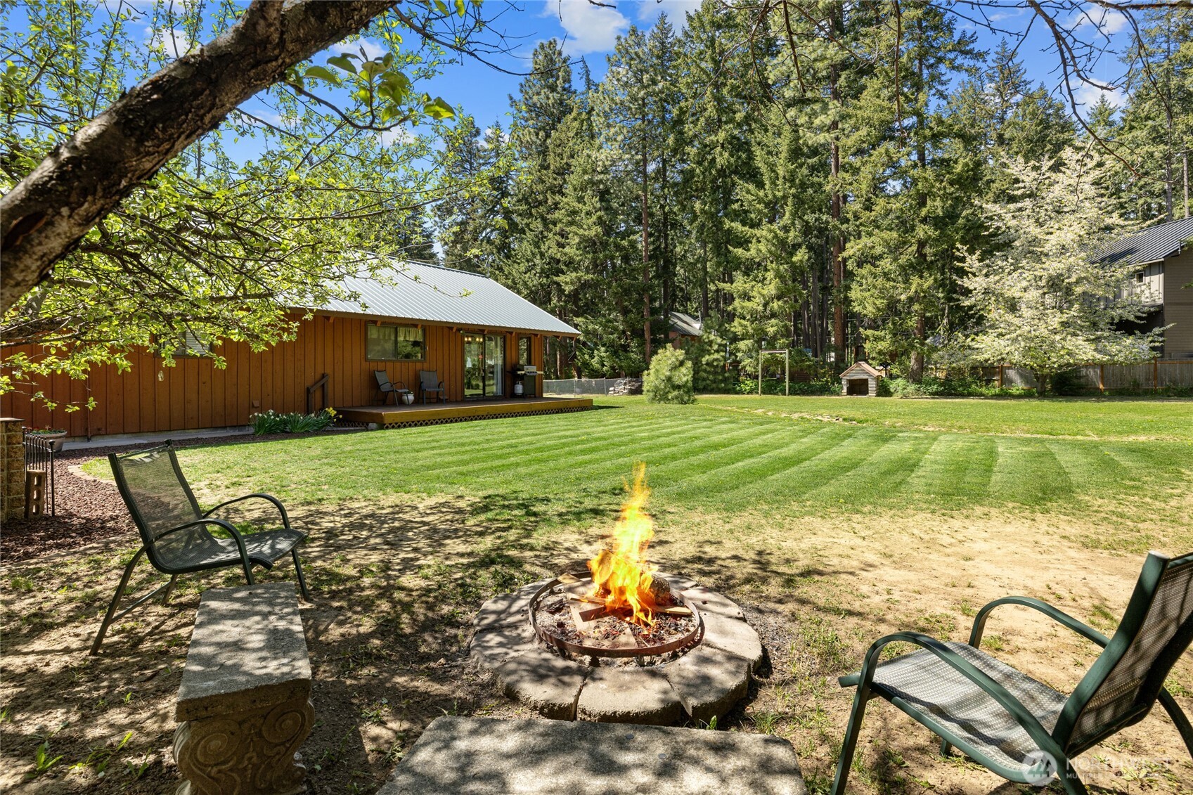 61 Lake Cabins Road Ronald, WA 98940 - Photo 26 of 29 a view of a swimming pool and lounge chairs