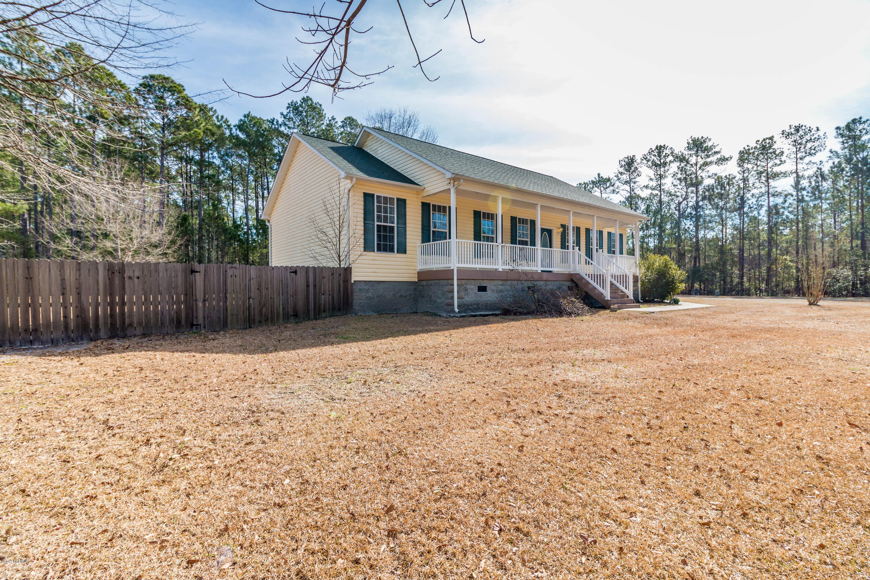 160 Lee Rogers Road Hubert, NC 28539 - Photo 3 of 27 img_3205-5_32840147396_o
