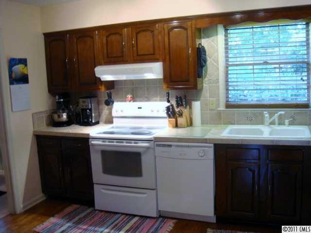 8312 Castlekeep Road, Unit 17 Charlotte, NC 28226 - Photo 2 of 16 Gallery Image 2