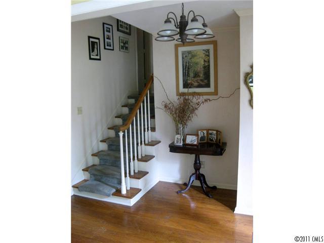 8312 Castlekeep Road, Unit 17 Charlotte, NC 28226 - Photo 12 of 16 Gallery Image 12
