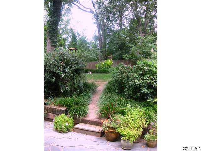 8312 Castlekeep Road, Unit 17 Charlotte, NC 28226 - Photo 15 of 16 Gallery Image 15