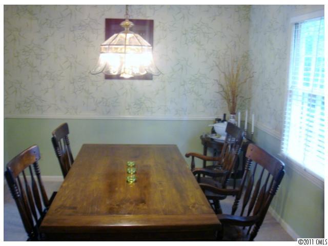 8312 Castlekeep Road, Unit 17 Charlotte, NC 28226 - Photo 4 of 16 Gallery Image 4