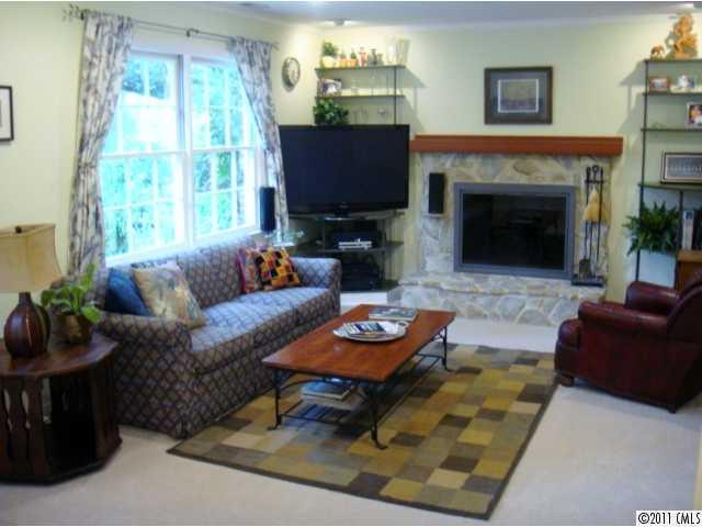 8312 Castlekeep Road, Unit 17 Charlotte, NC 28226 - Photo 6 of 16 Gallery Image 6