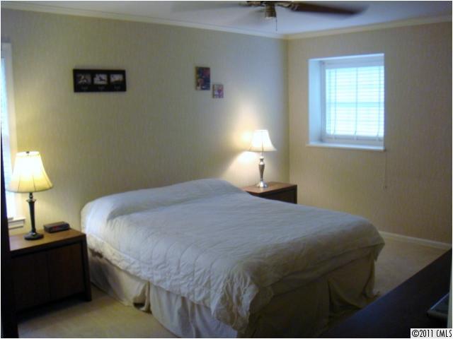 8312 Castlekeep Road, Unit 17 Charlotte, NC 28226 - Photo 7 of 16 Gallery Image 7