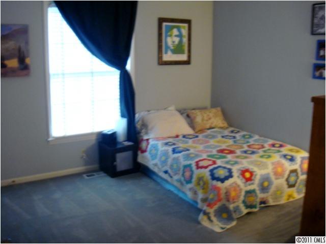 8312 Castlekeep Road, Unit 17 Charlotte, NC 28226 - Photo 8 of 16 Gallery Image 8
