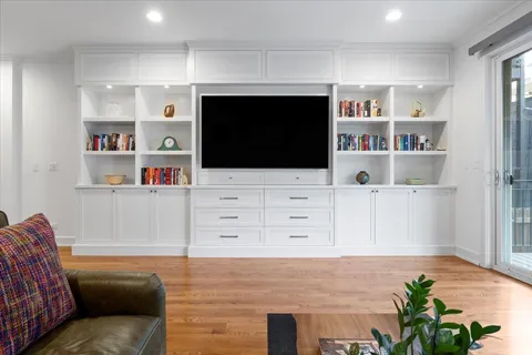 $975,000 | 1515 North Mohawk Street, Unit 1, Chicago, IL 60610