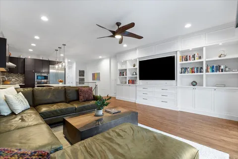 $975,000 | 1515 North Mohawk Street, Unit 1, Chicago, IL 60610