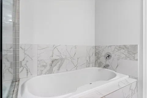 $975,000 | 1515 North Mohawk Street, Unit 1, Chicago, IL 60610