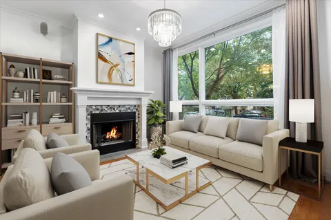 $975,000 | 1515 North Mohawk Street, Unit 1, Chicago, IL 60610