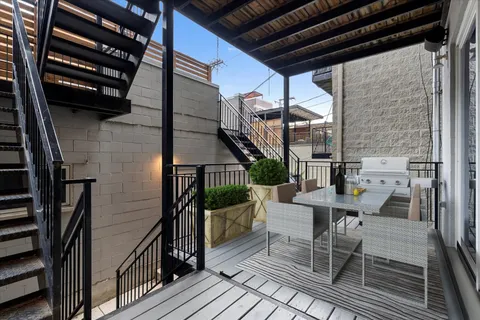 $975,000 | 1515 North Mohawk Street, Unit 1, Chicago, IL 60610