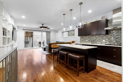 $975,000 | 1515 North Mohawk Street, Unit 1, Chicago, IL 60610