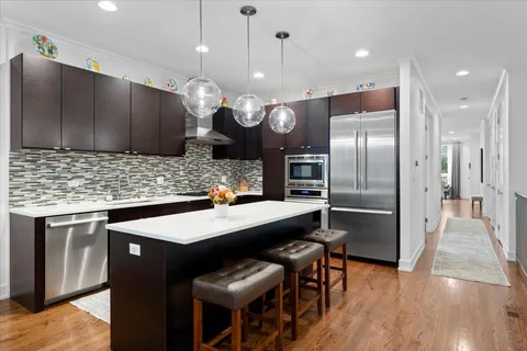 $975,000 | 1515 North Mohawk Street, Unit 1, Chicago, IL 60610