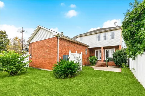 $698,000 | 4232 Fontainebleau Drive, New Orleans, LA 70125