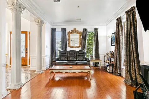 $698,000 | 4232 Fontainebleau Drive, New Orleans, LA 70125