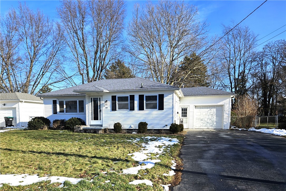40 Chad Circle Greece, NY 14616 - Photo 1 of 17