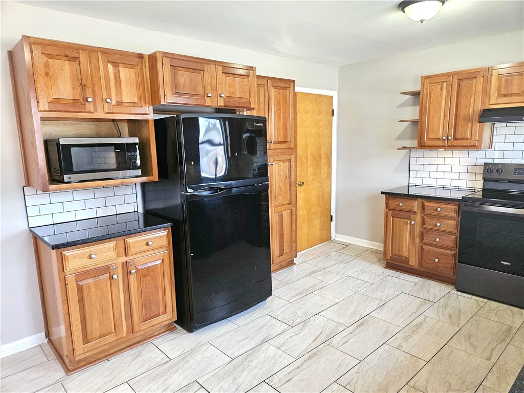40 Chad Circle Greece, NY 14616 - Photo 4 of 17