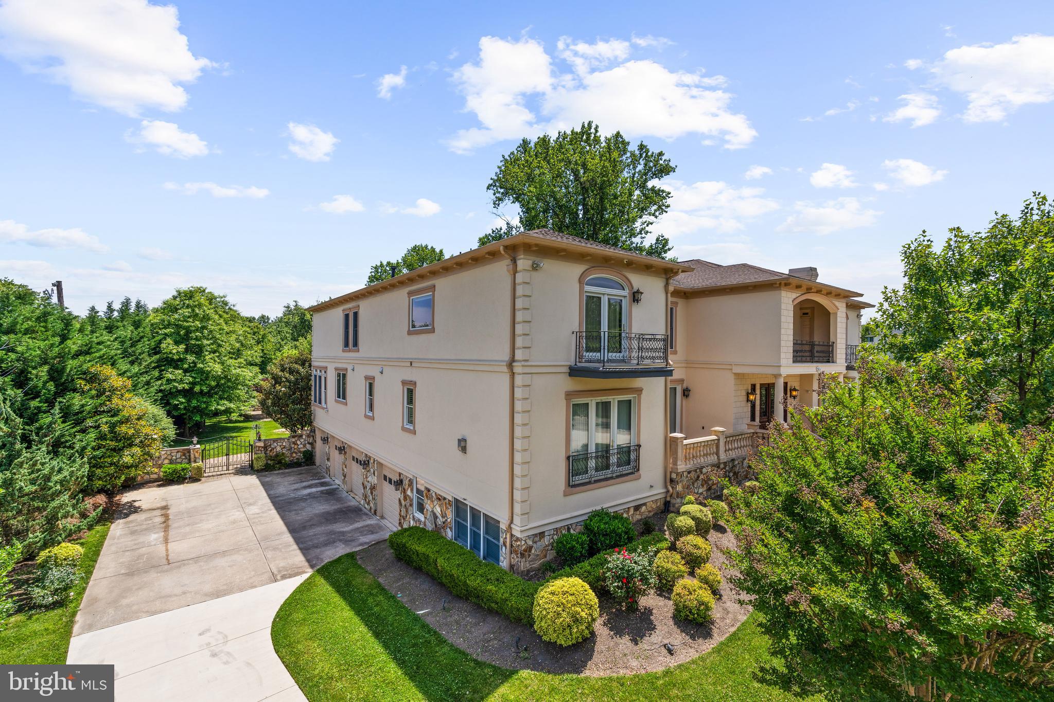 8925 Brook Road McLean, VA 22102 - Photo 4 of 130