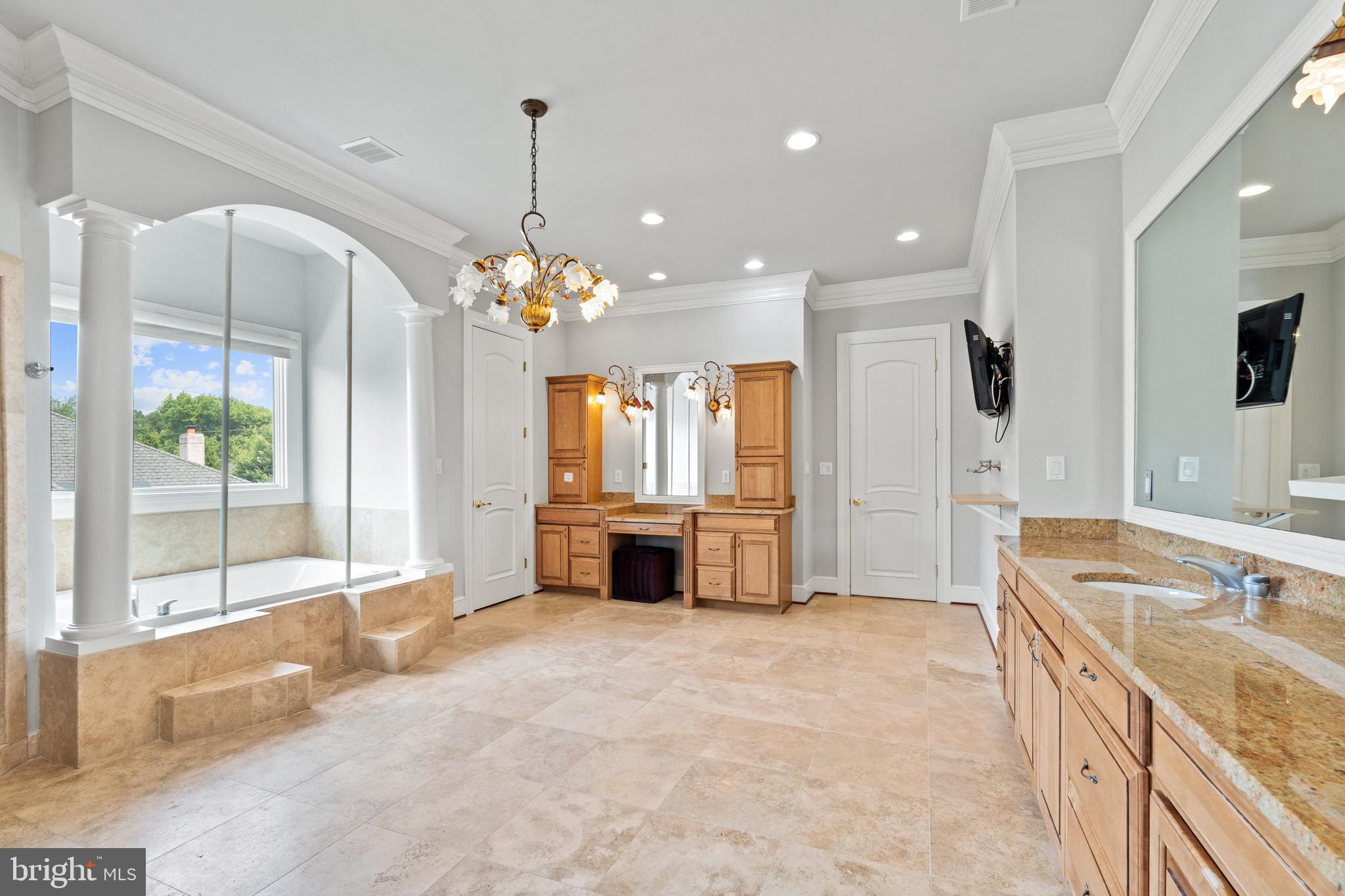 8925 Brook Road McLean, VA 22102 - Photo 55 of 130 Master Bathroom