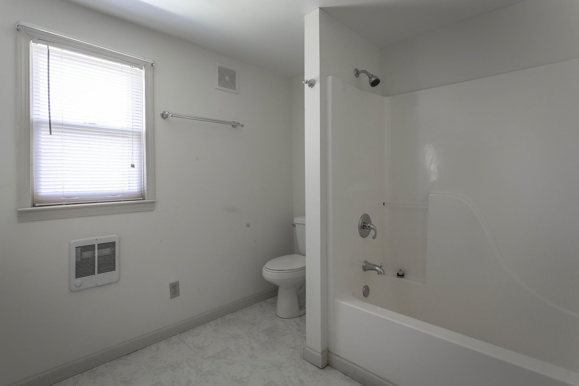 705 Dripping Springs Road LaFayette, GA 30728 - Photo 45 of 97 Tub and Shower Combo